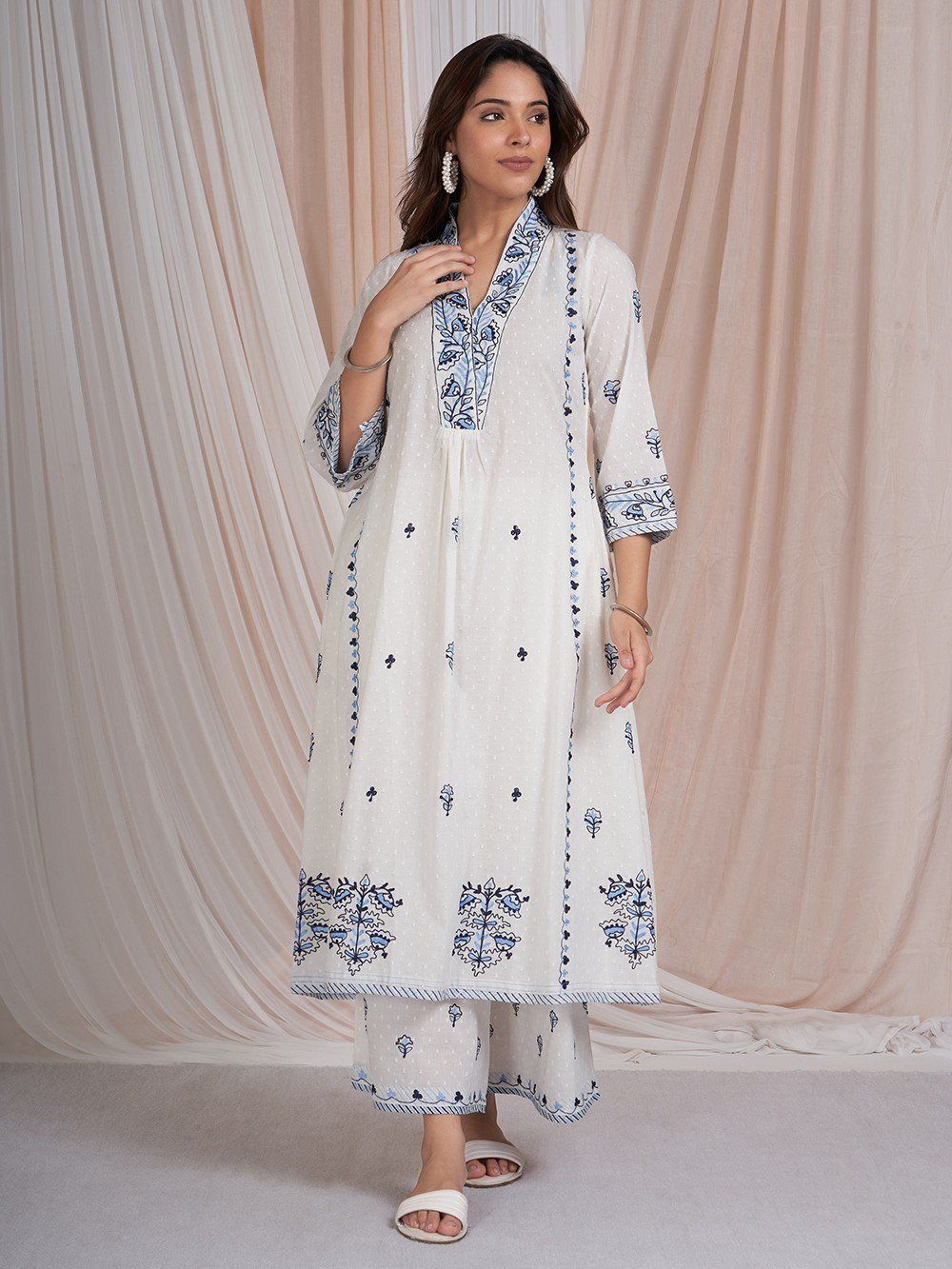 the loom - Off White Blue Aari Embroidered cotton dobby Kurta