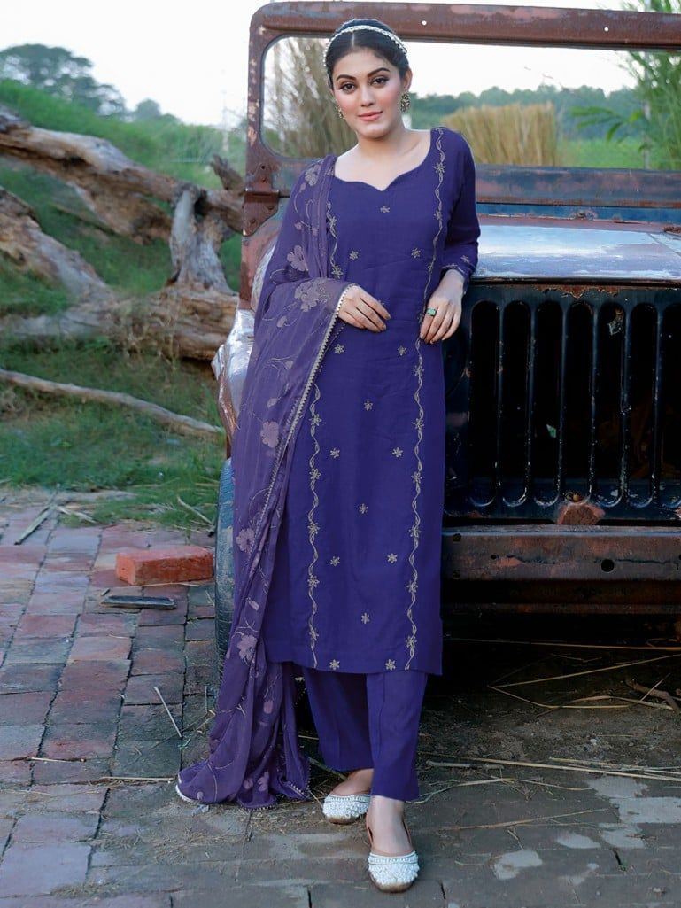Buy Royal Blue Hand Embroidered Silk Suit with Painted Chiffon Dupatta -  Set of 3 | BAI_KPDS_102/BACT12JAN | The loom