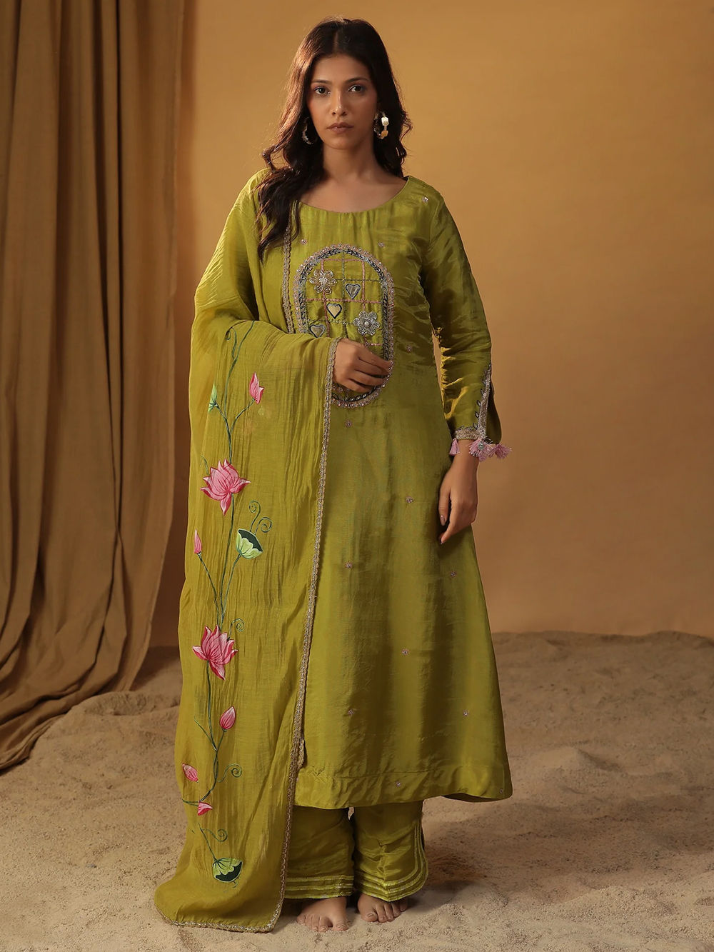 Silk blend embroidered suit set