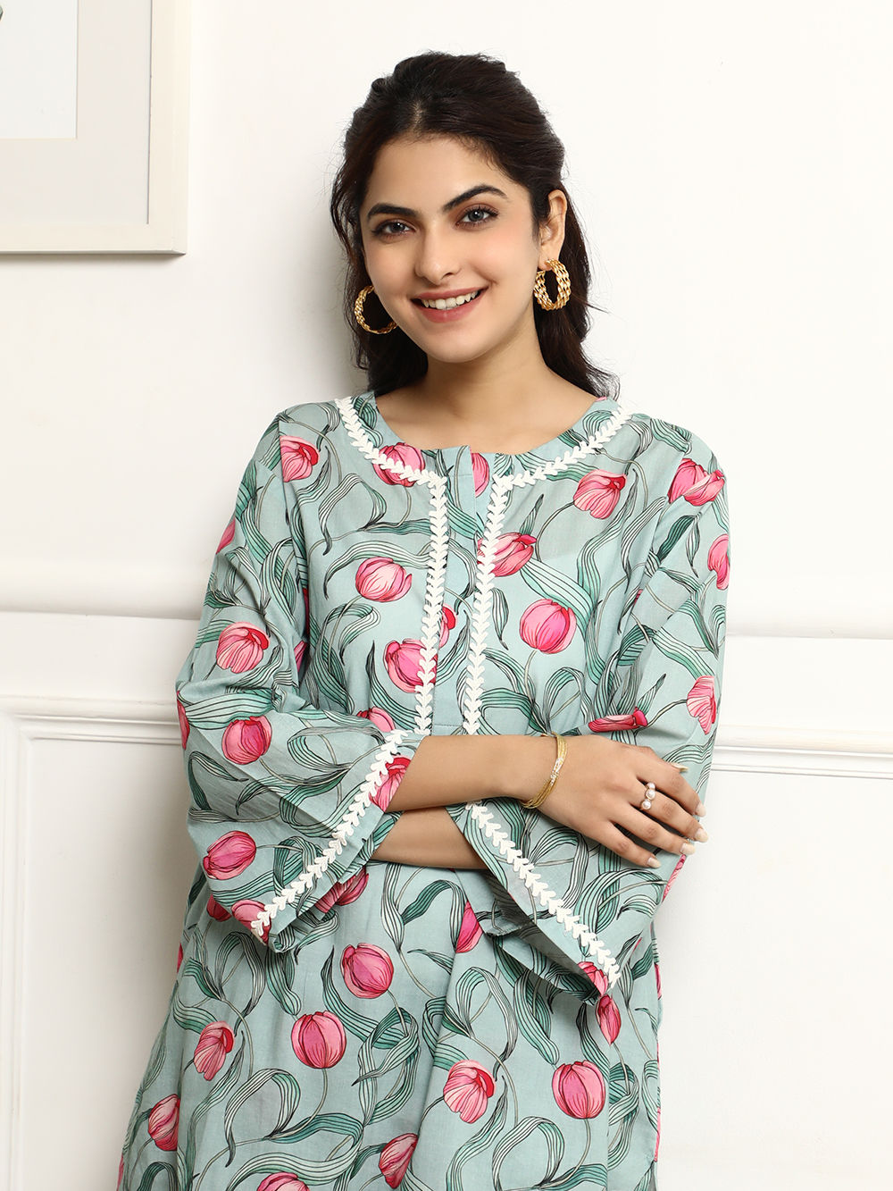 Ivory Blue Threadwork Mul Cotton Kurta Set main image 1