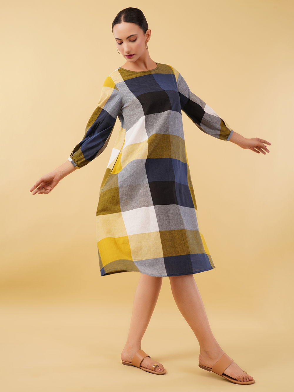 Bycd Multicolor Checkered Handloom Cotton Dress