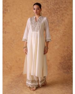 Off White Hand Embroidered Chanderi Suit- Set of 3