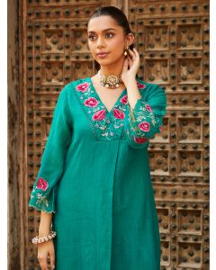 Green Embroidered Chanderi Kurta with Pants- Set of 2