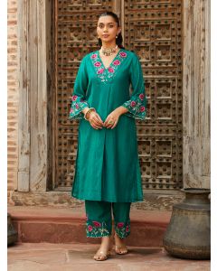 Green Embroidered Chanderi Kurta with Pants- Set of 2