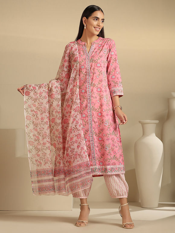 PINK AND RED HAND BLOCK PRINTED GATHERED ANARAKLI WITH DORIYA AND BOTTOMS