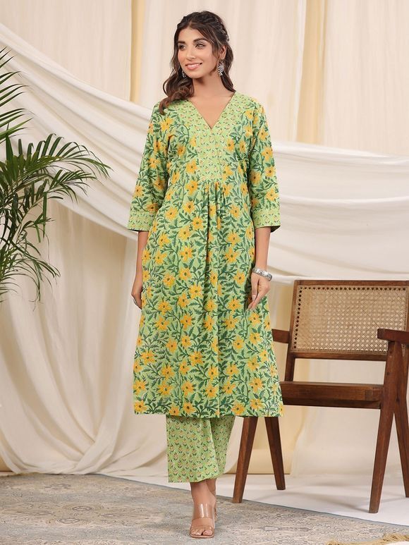 BAATCHEET COTTON FULL SLEEVES SOLID KURTA AND PANT WITH ELEPHANT