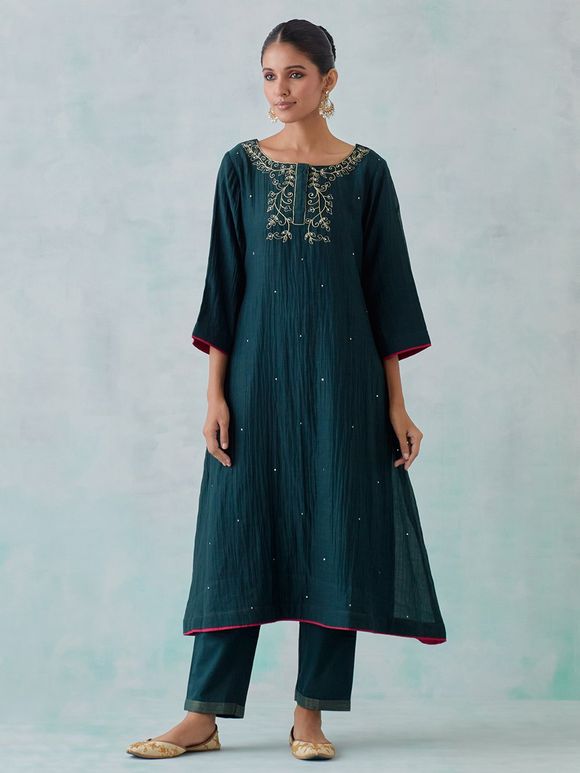 Green Embroidered Crushed Chanderi Kurta with Pants- Set of 2