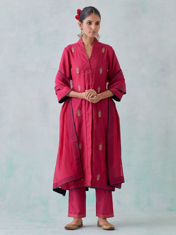 Magenta Embroidered Crushed  Chanderi Suit- Set of 3
