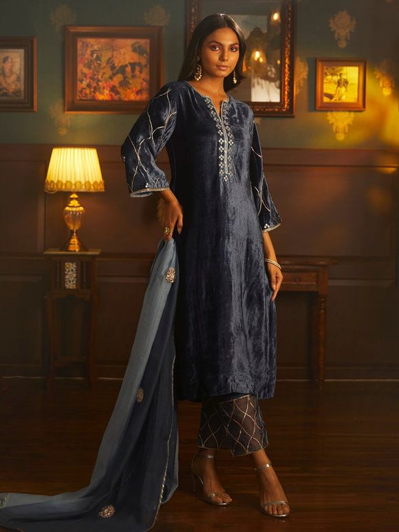 SDC COLLECTIONS PREMIUM QUALITY BLUE VELVET SUIT WITH DUPPATTA FOR WOM   wwwsoosicoin