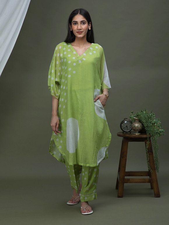 Green Polka Dot Printed Chanderi Kurta with Inner and Pants- Set of 2