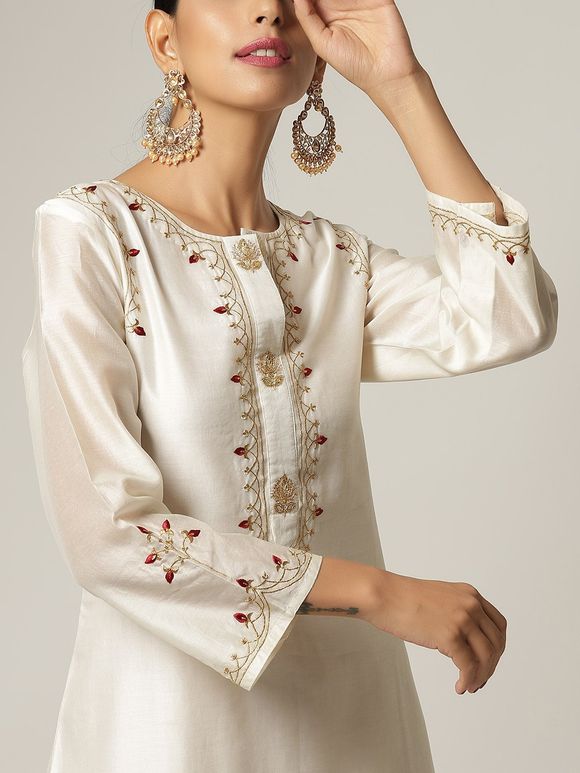 Off White Embroidered Chanderi Silk Kurta