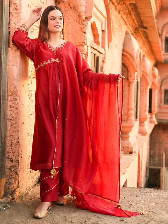 Red Aari Hand Embroidered Chanderi Silk Suit- Set of 3