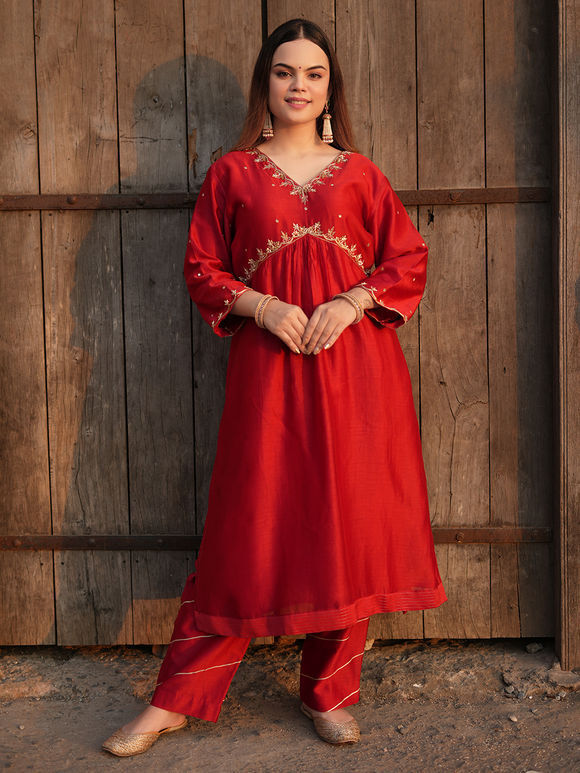 Red Aari Hand Embroidered Chanderi Silk Suit- Set of 3