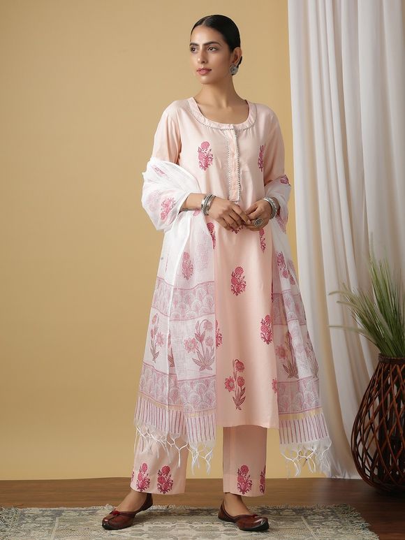 Peach Hand block Printed Kurta Set With Doriya Dupatta